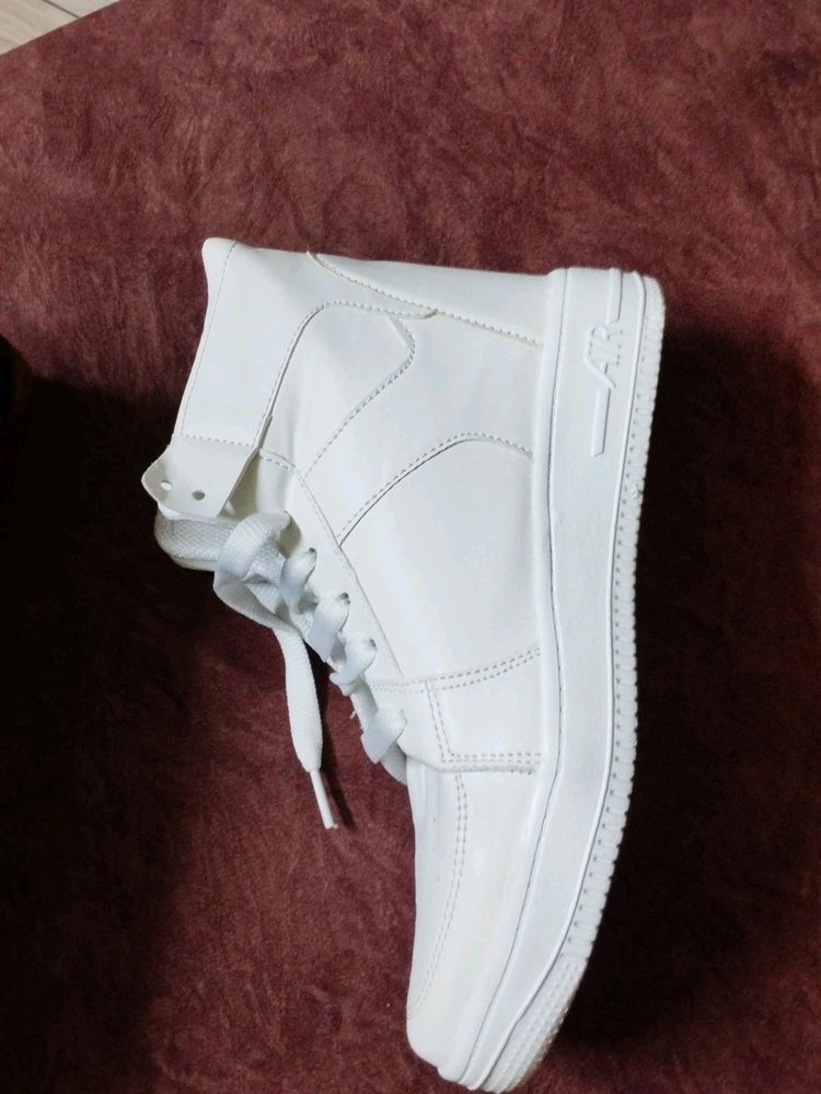 Gorgeous White Comfy Shoes!