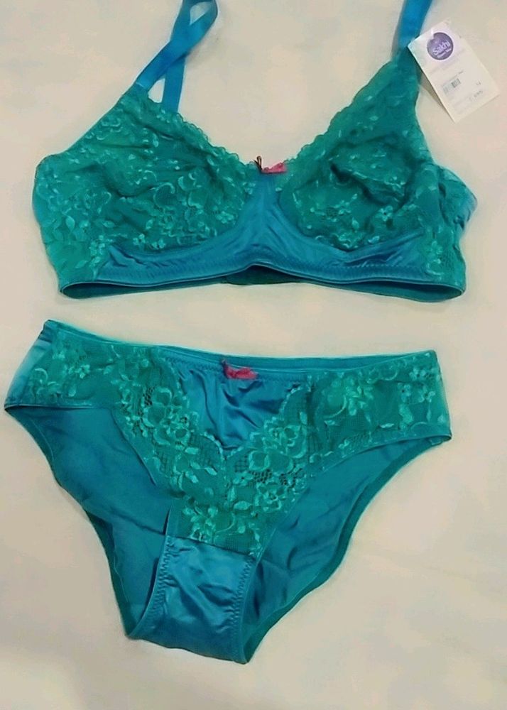 BRA & PANTY SET