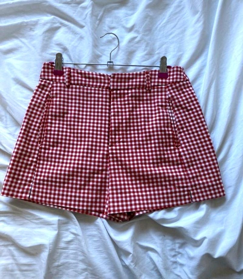 ✨cute red white strip short pant✨