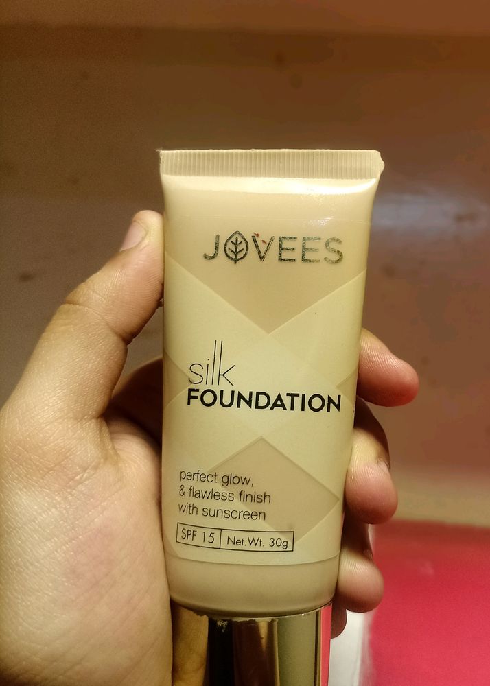 Jovees Silk Foundation With spf 15