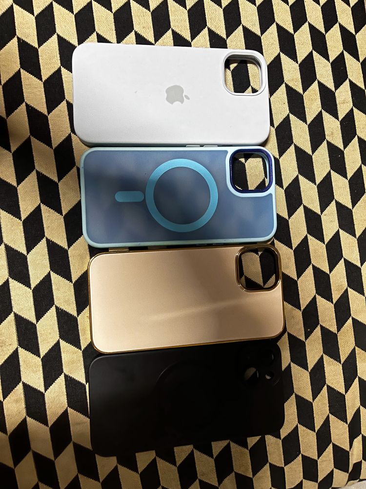 Selling a combo of 4 high-quality iPhone 13 cover