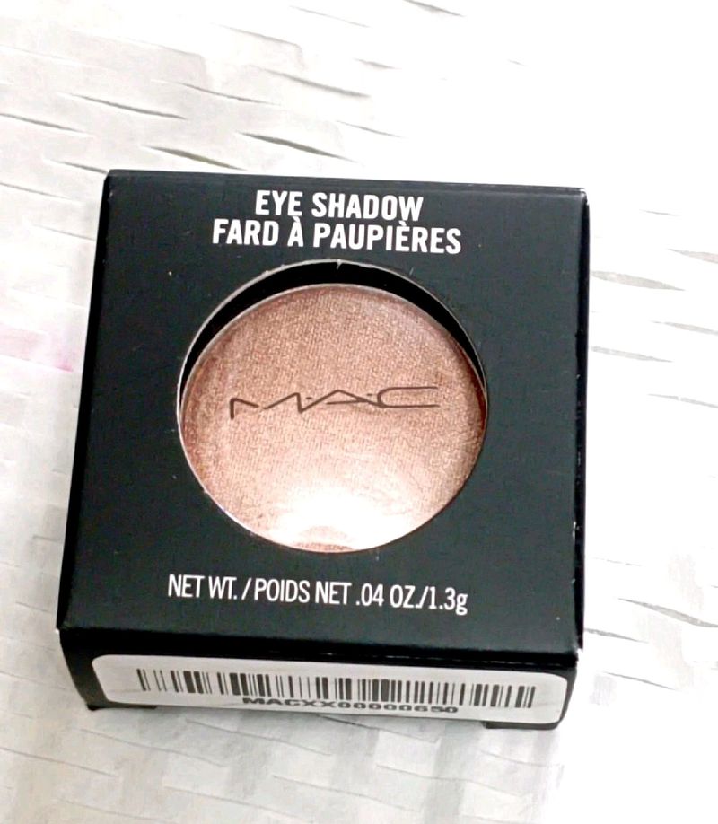 Mac Eyeshadow (Veluxe Pearls)✨