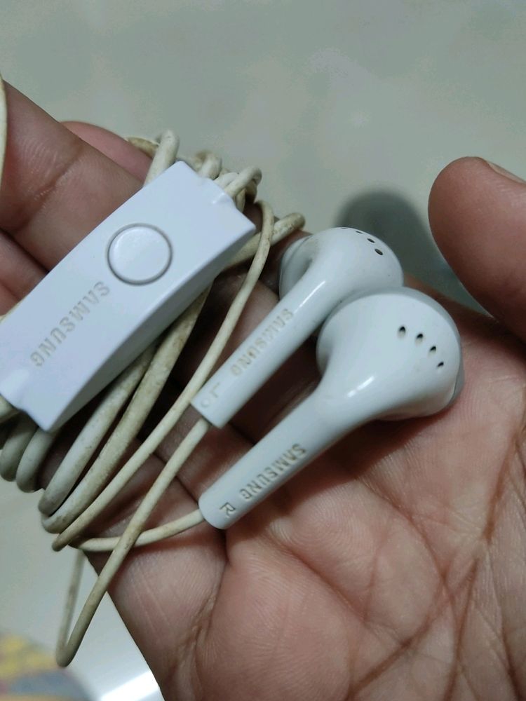 ORIGINAL SAMSUNG EARPHONES