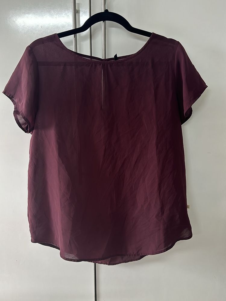 Benetton Size L/XL Maroon High Low Top