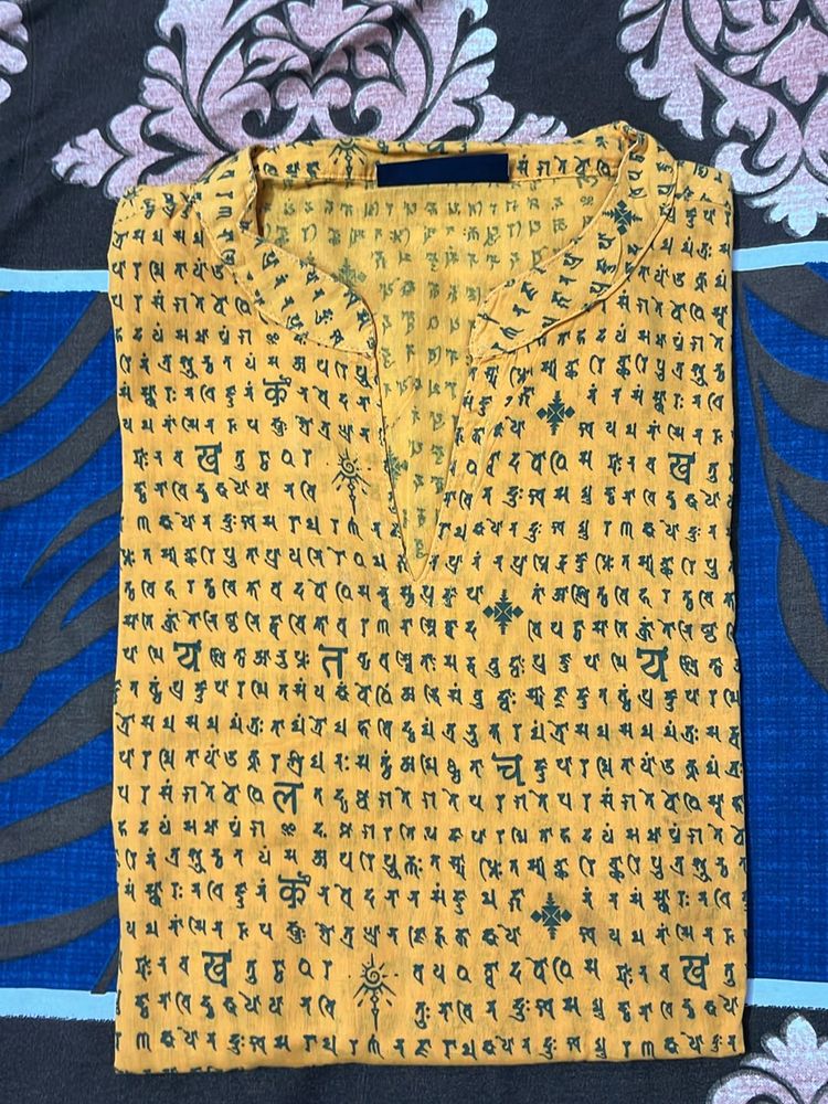 Shatranj Hindi Lipi Printed Kurta