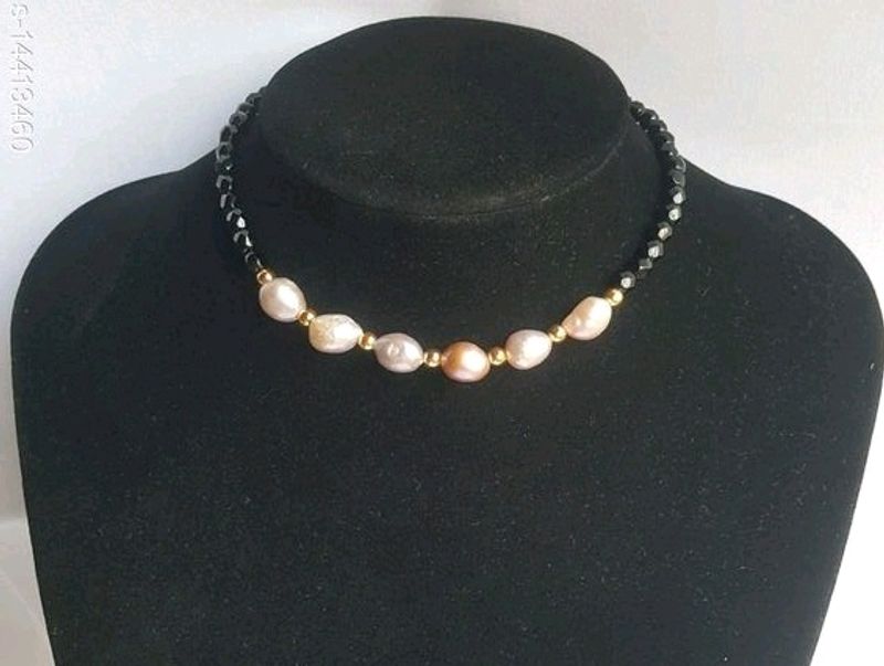 Mother Of Pearls Choker Necklace