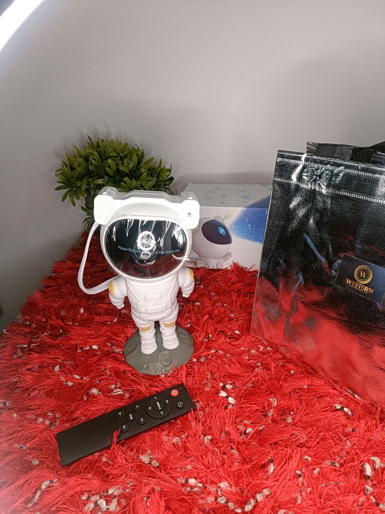 ASTRONAUT GALAXY PROJECTOR