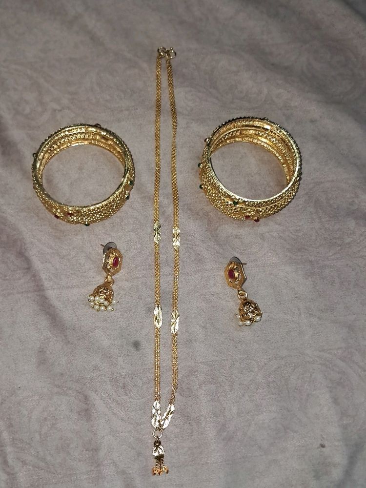 IMITATION JEWELLERY SET...