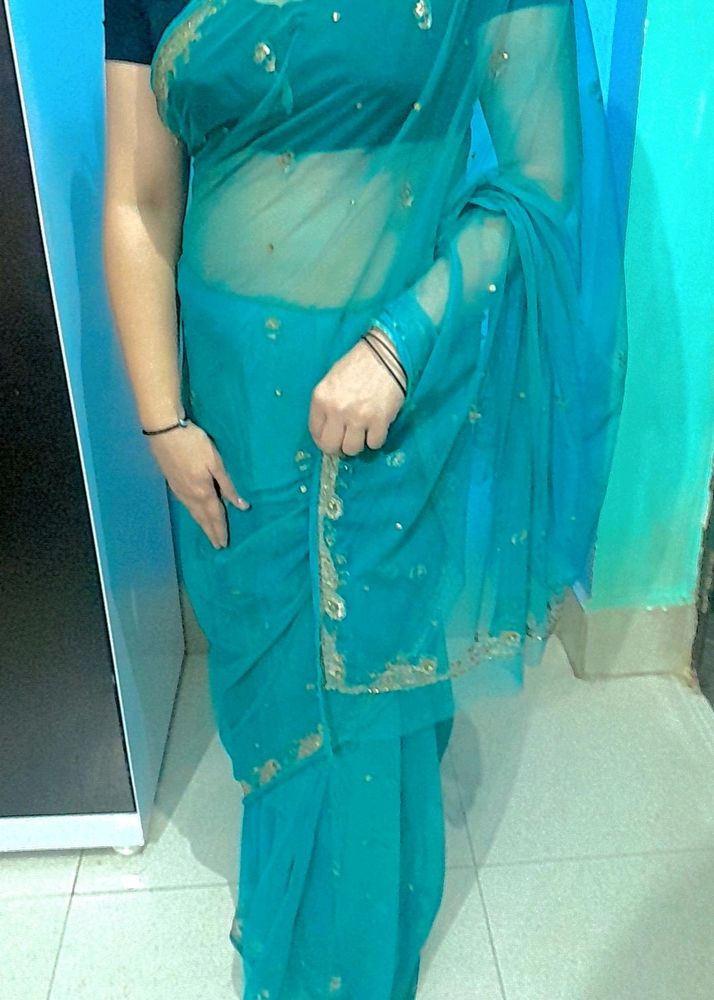 Only Saree Without Blouse And Petticoat