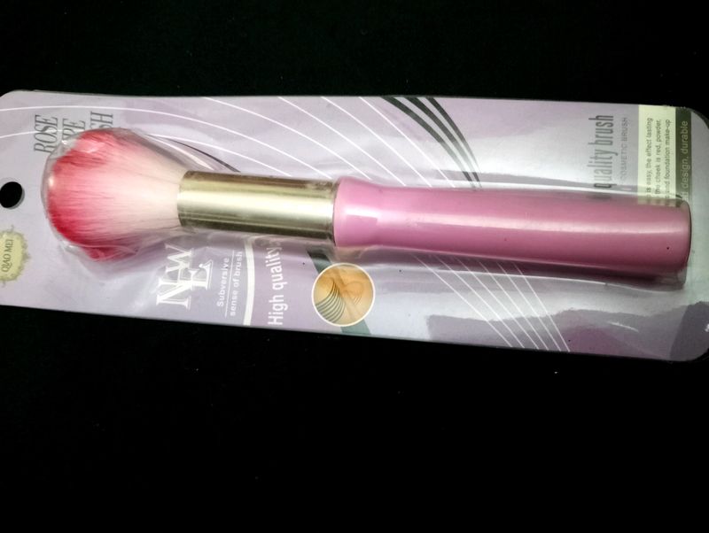 Foundation Blender Brush In Pink