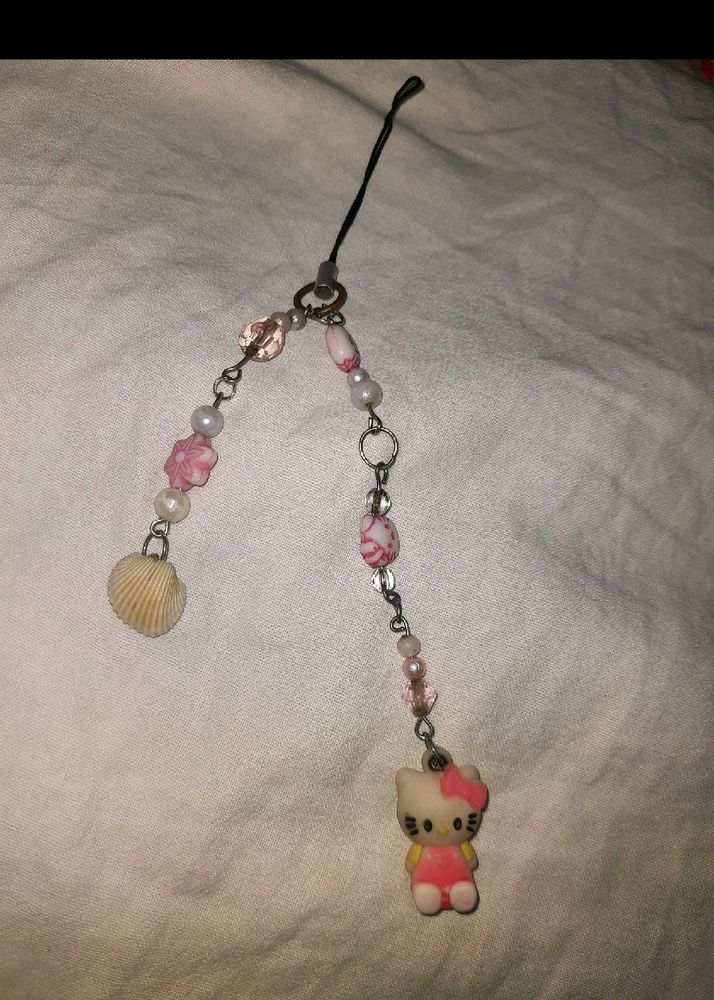 CLEARANCE SALE!! 🎀HELLO KITTY PHONE CHARM🎀