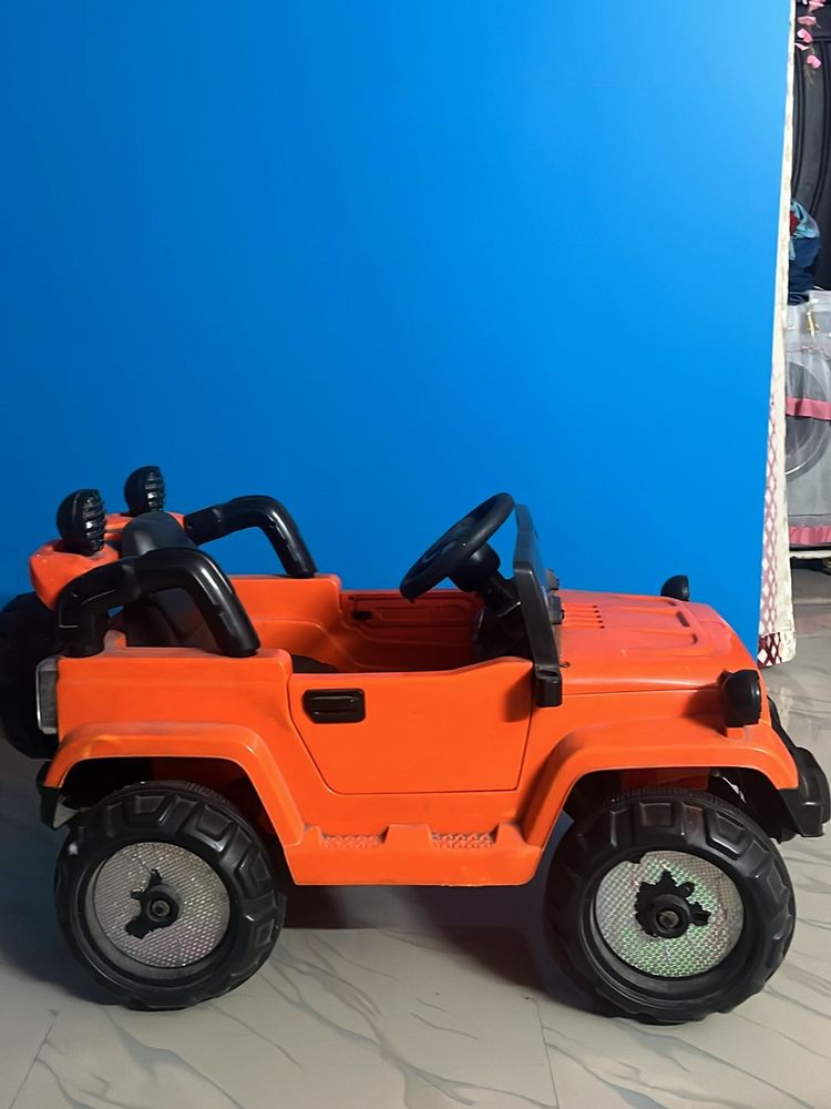 Battery Chargable Car For kids Upto 6-7 Yrs.