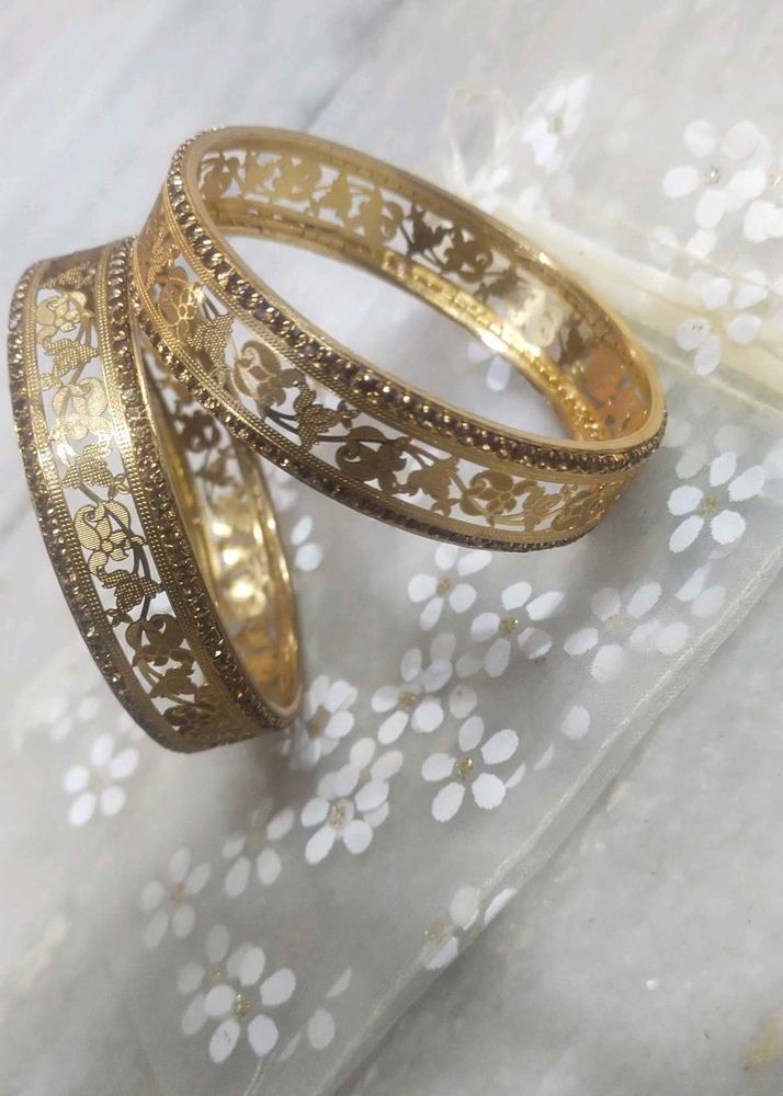 Tanishq Designer Gold Bangles