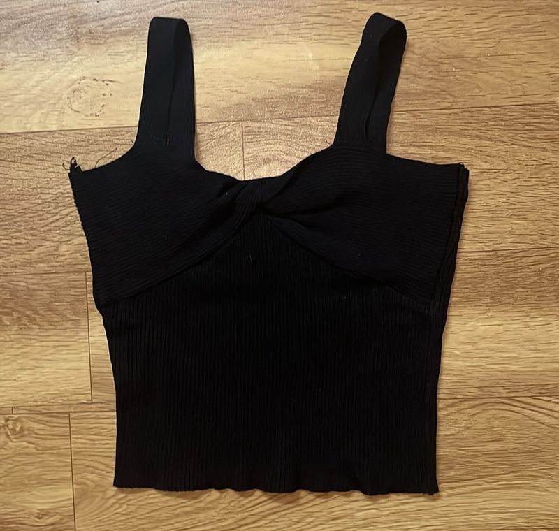 WOMEN BLACK CROP TOP