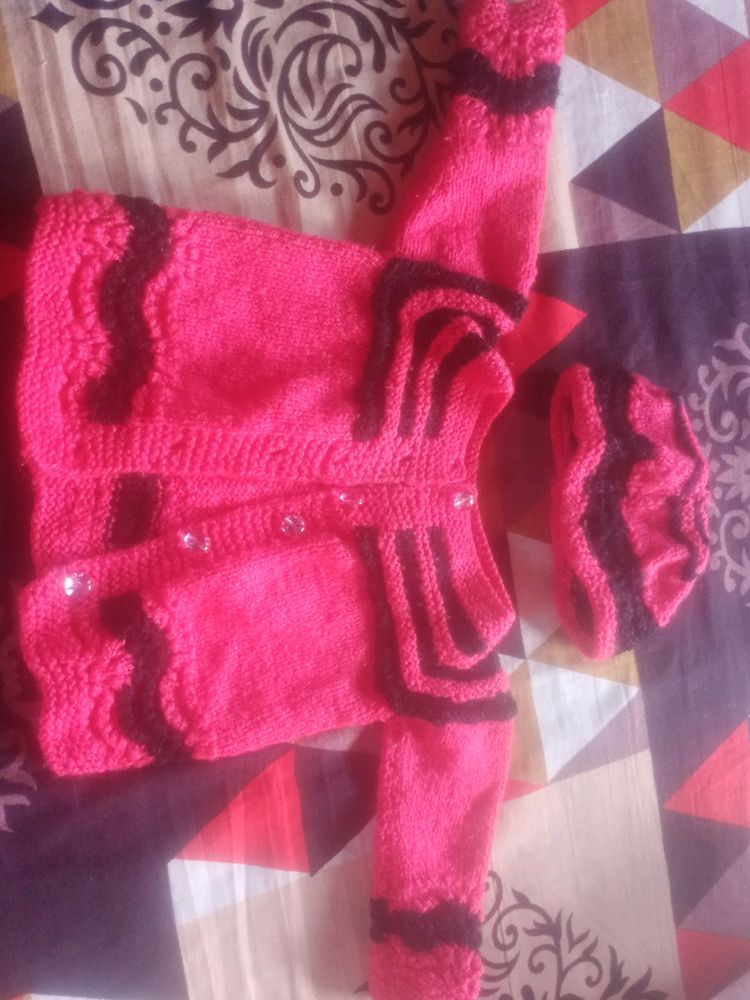 Handsome Woolen Set For Baby