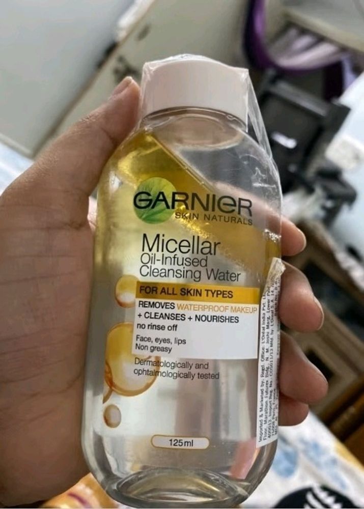 Garnier Micellar Oil Infused Cleansing Water