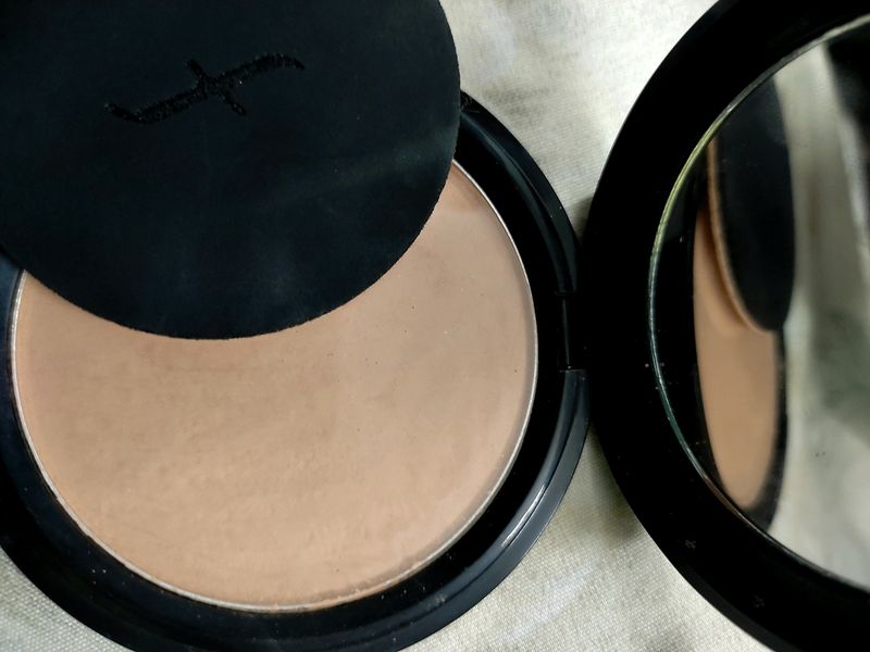 FACES CANADA Weightless Stay Matte Compact