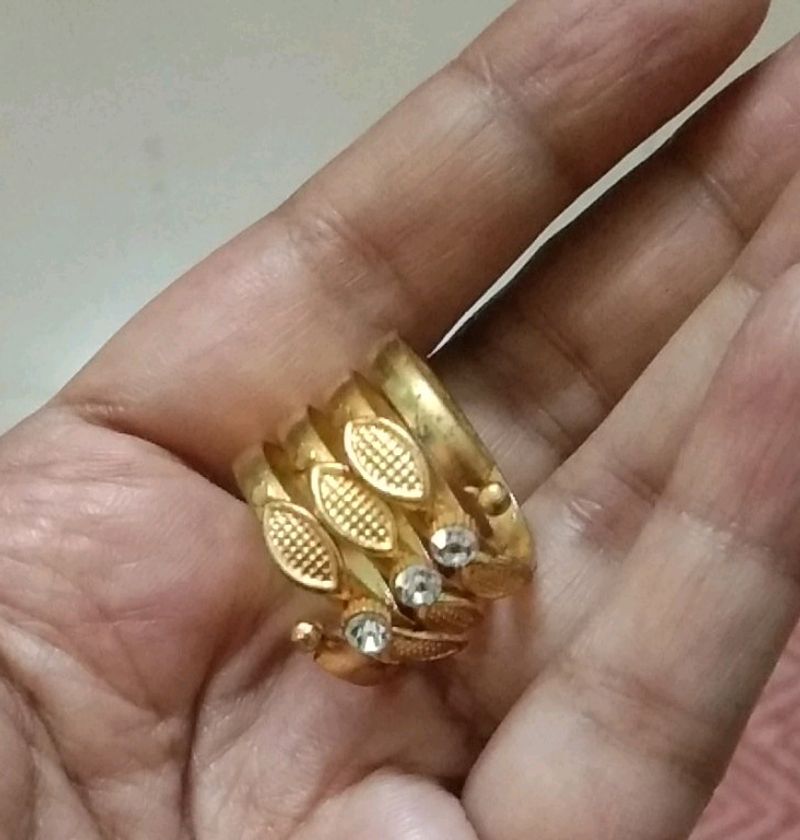 Too Shiny Spiral Finger Golden Ring