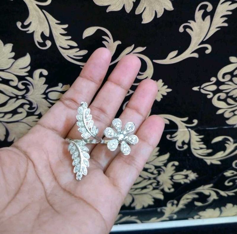 Double Finger AD Flower Leaf Ring adjustable One