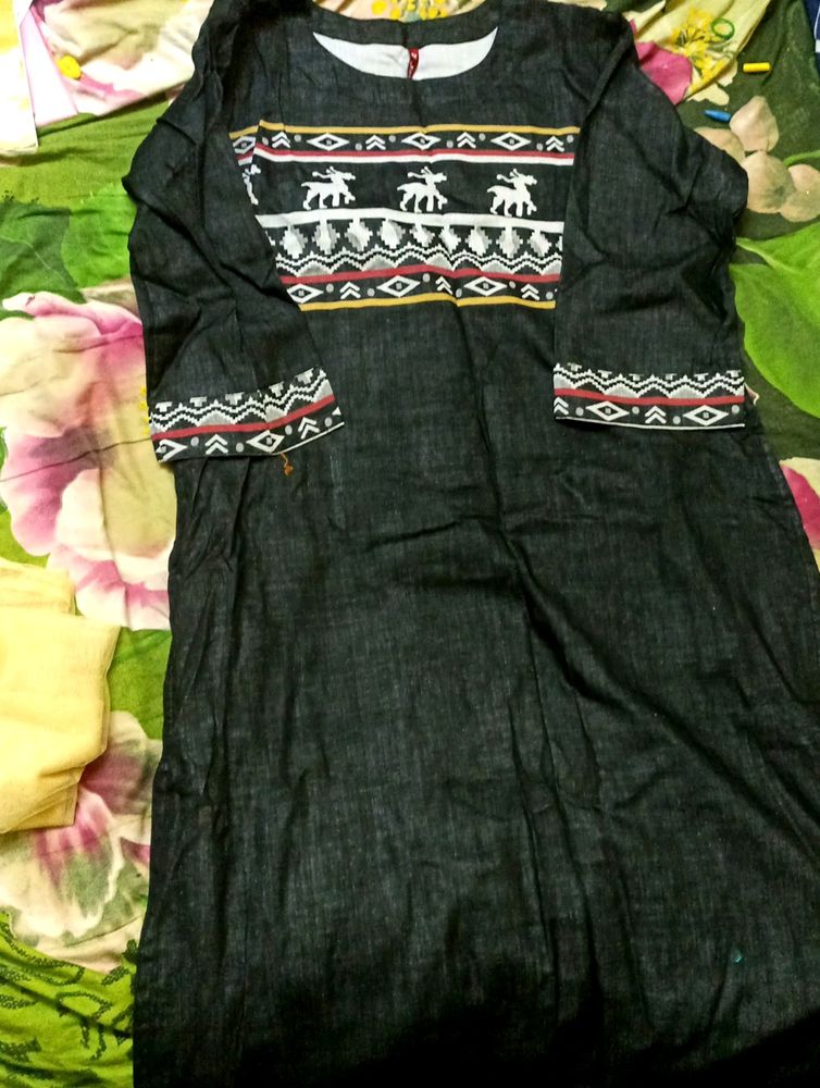 Stunning Black Kurti😍