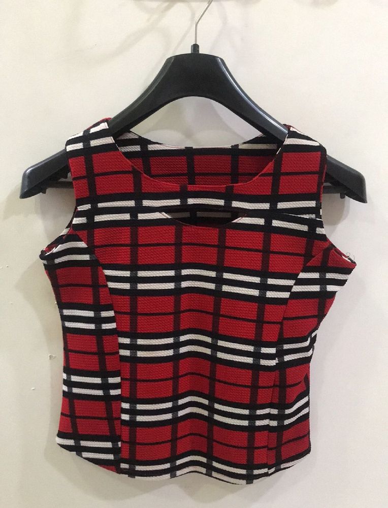 Plaid Red-Black-White Sleeveless Crop Top