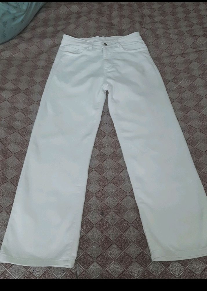 White Straight Highwaist Jeans