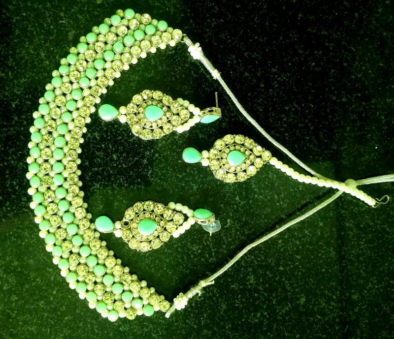 Chokar set with tikka and earings