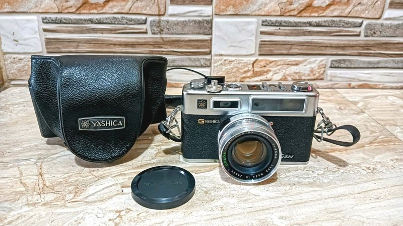 YASHICA GSN Electro 35 Camera