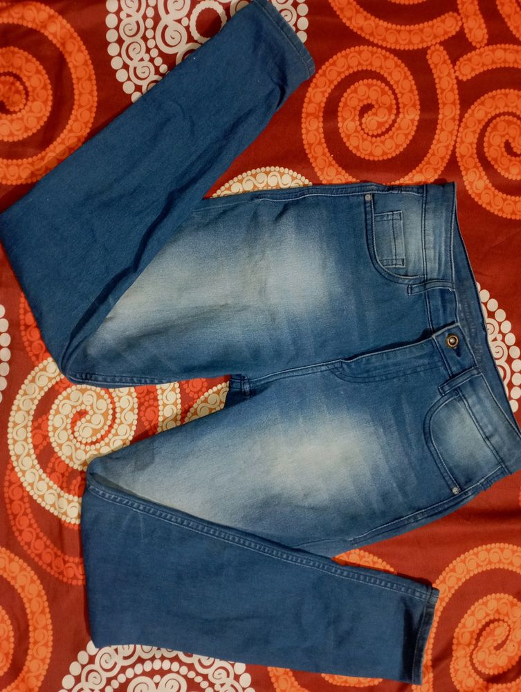 190₹Women Regular Fit Highwaisted Jeans.