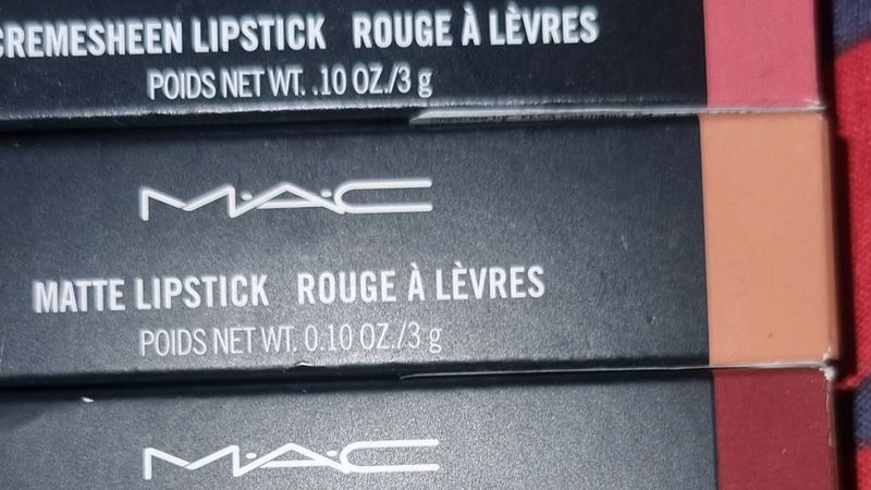 M.A.C SATIN LIPSTICKS (HONEYLOVE)