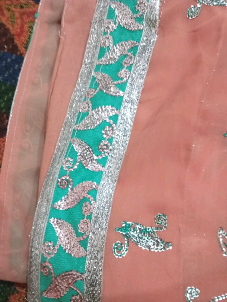 Pretty Saree With Blouse