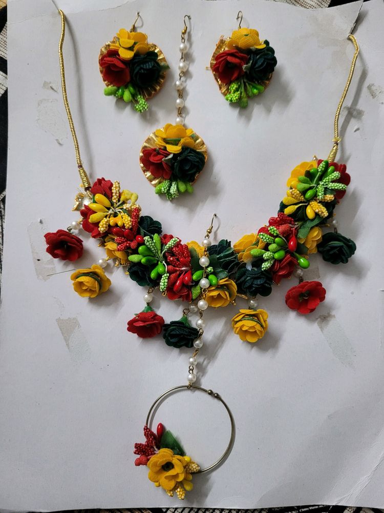 Haldi/mehndi Fancy Jewellery Set