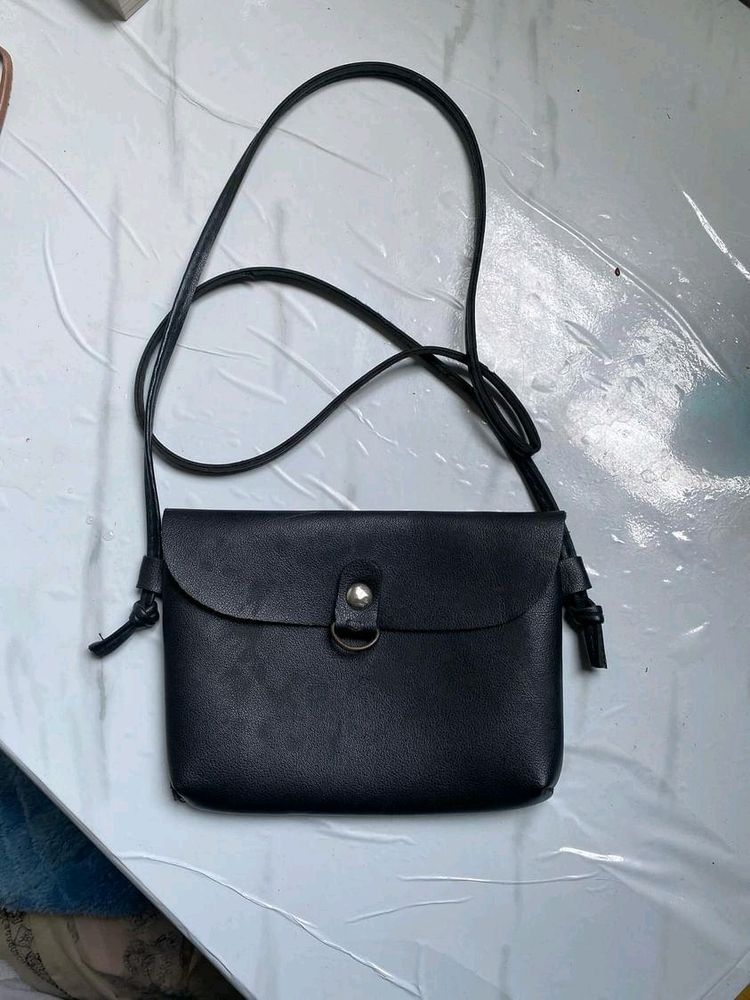 Black Slingbag