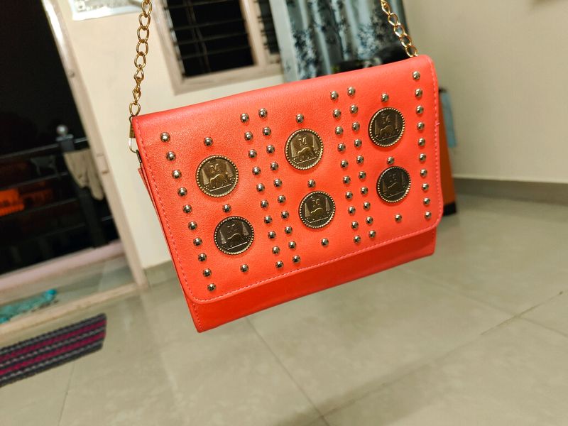 Sling Bag For Women Stylish And Modern Looking.