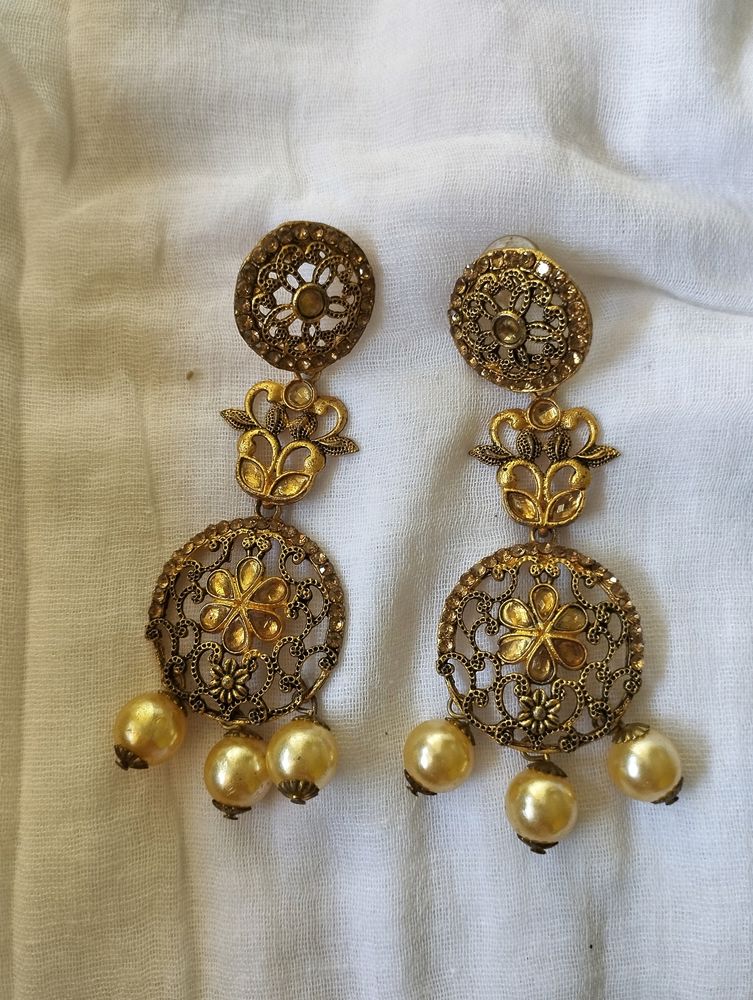 Dangling Gold Ethnic Earring