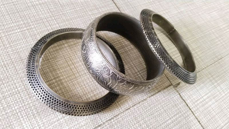 Silver Colour Women Bangles Set And Size Is 2.5