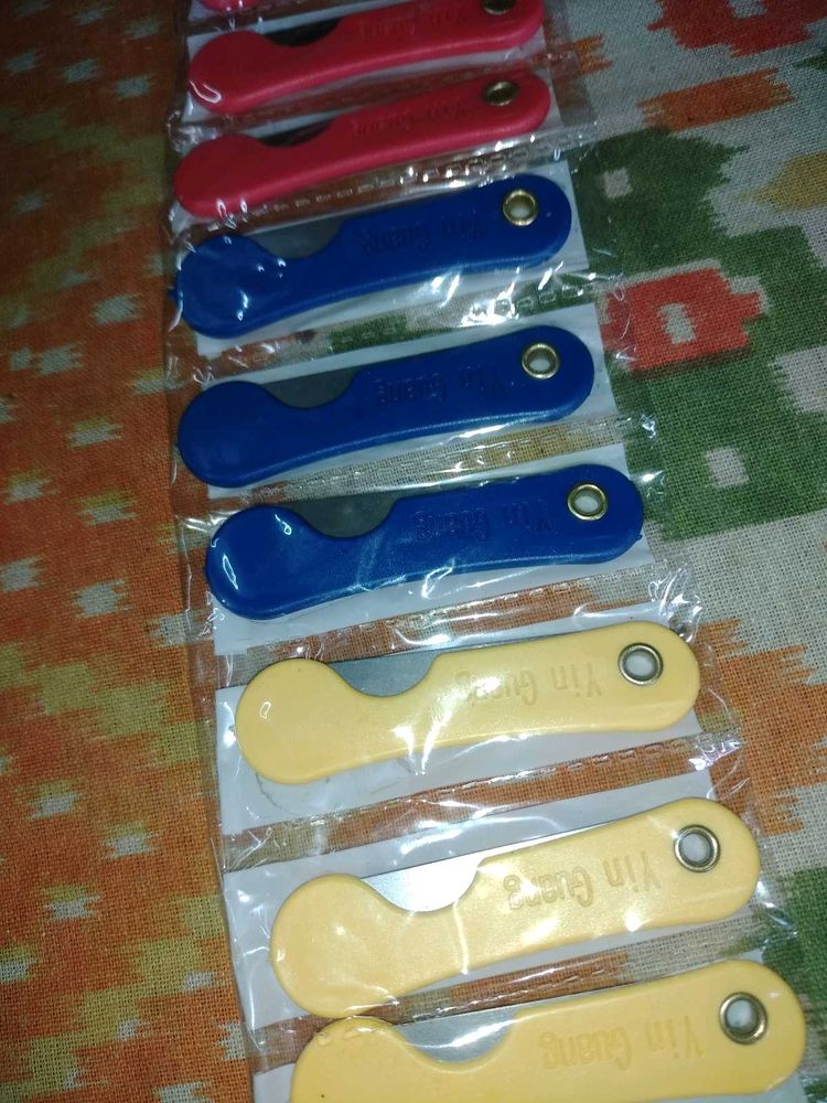 Folding Knifes(4 Piss/Any Colour)🔪