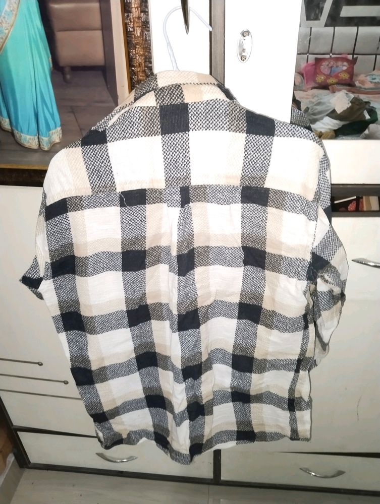 Black And White Shirt For Mam