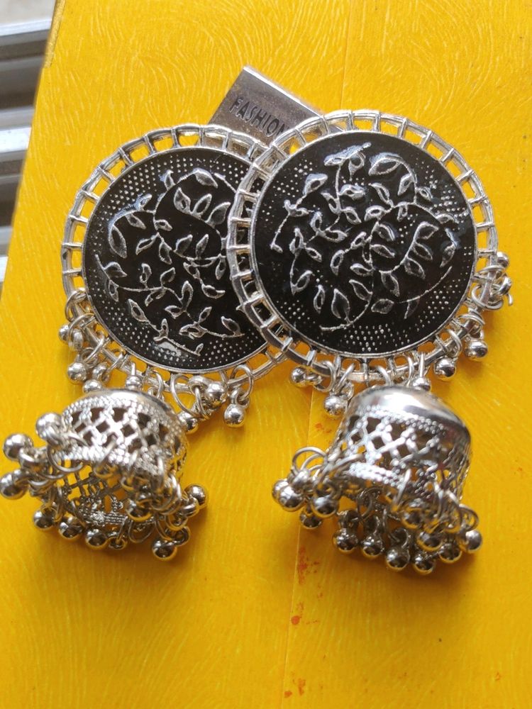 Black Oxidized Jhumka.