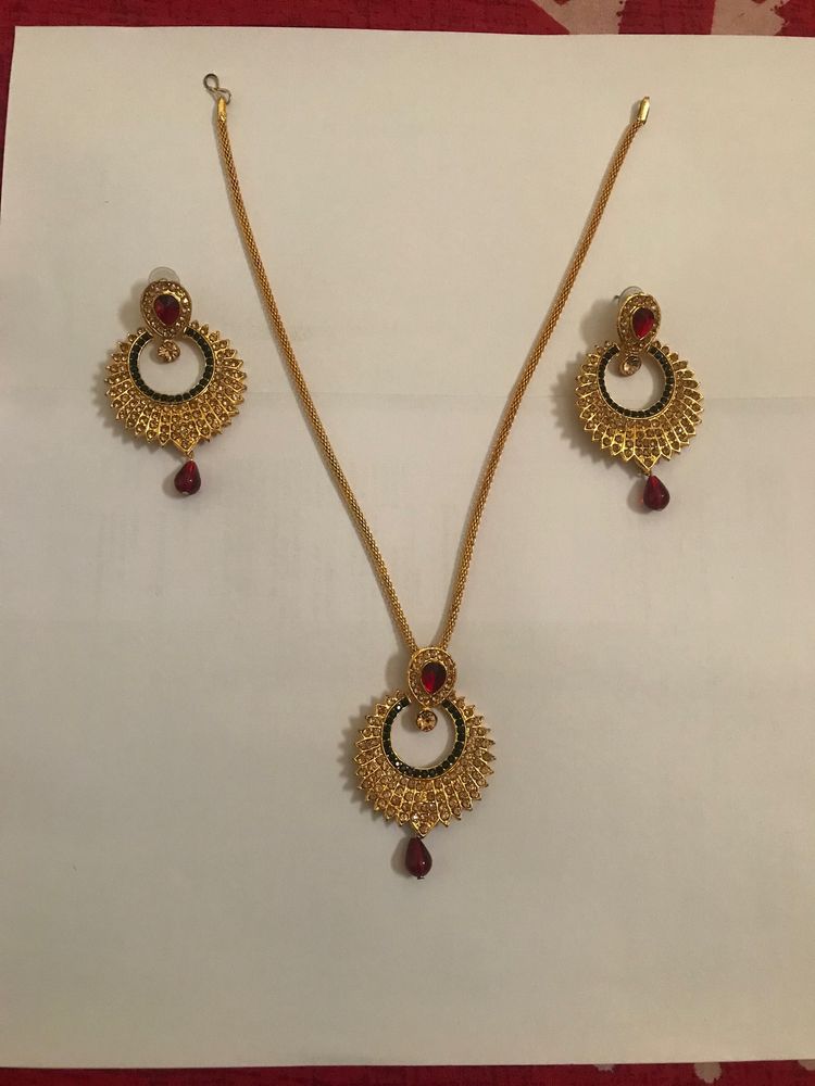 Beautiful Jewellery Set. Not Even Used Once