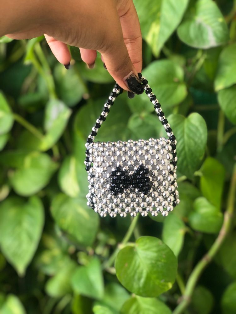 AirPods Pro Beaded Bag