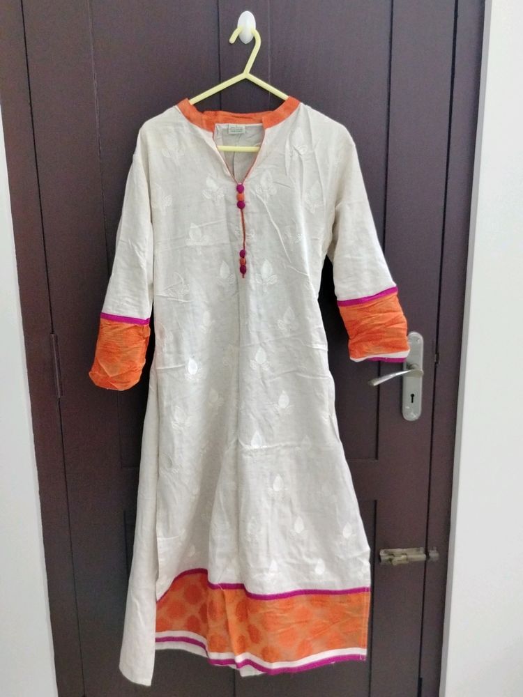 White Kurti-size L In Good Condition