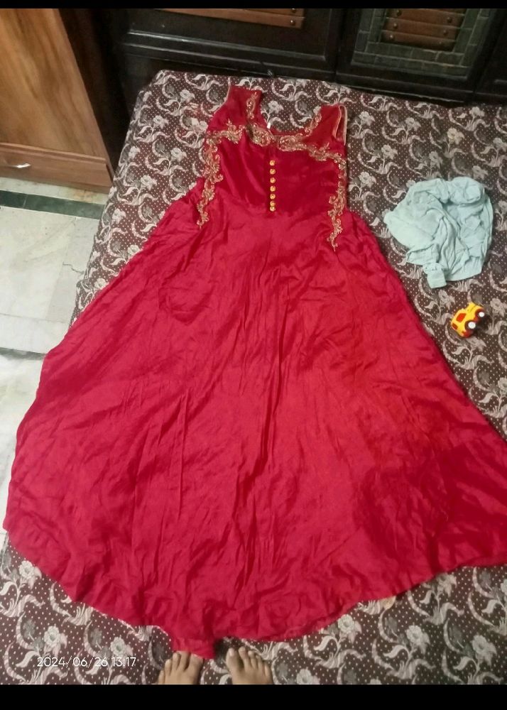 Red Gown Coins Price 6000