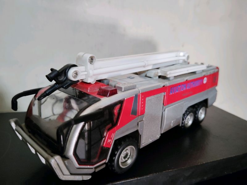 Metal Fire Fighter Truck With Light And Sound