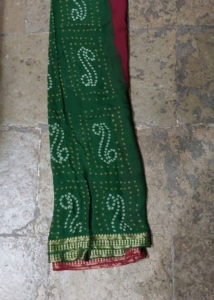 Red & Green bandhani Dupatta