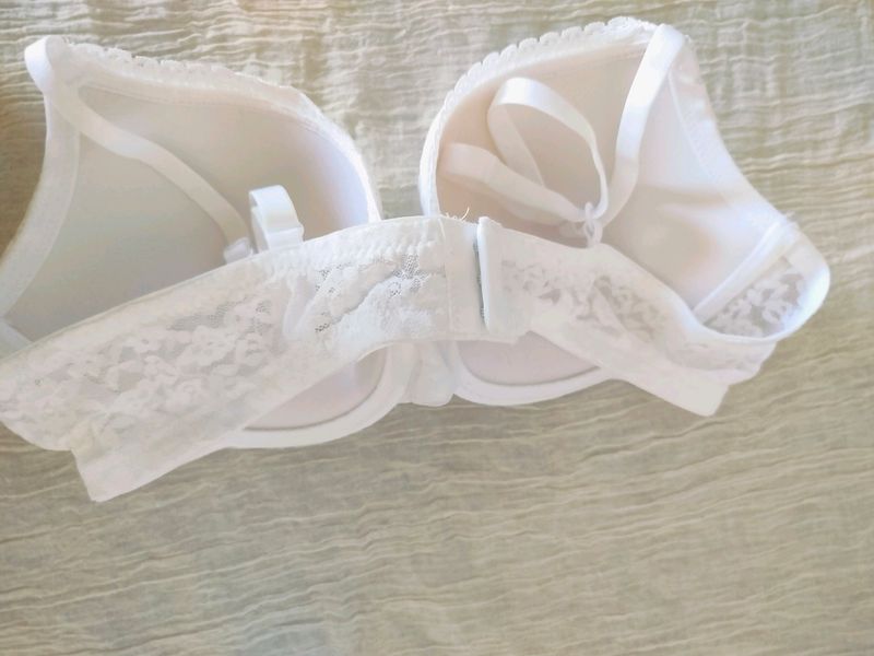 H&M Lacey Soft Padded Bra 🕊️