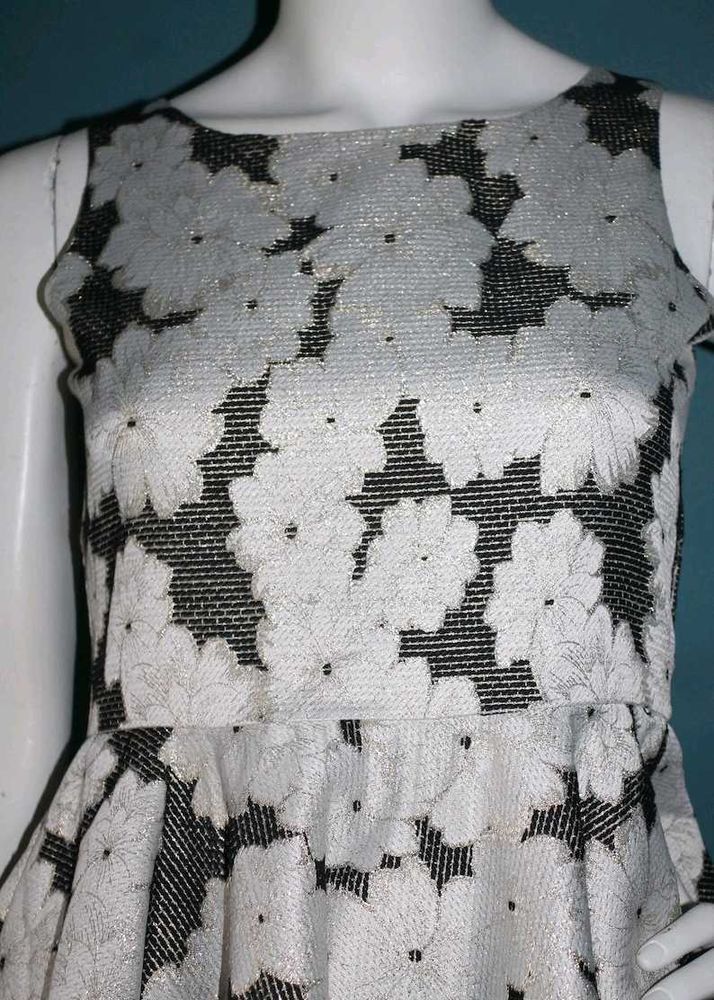 Vintage Black White Flora Crop Top