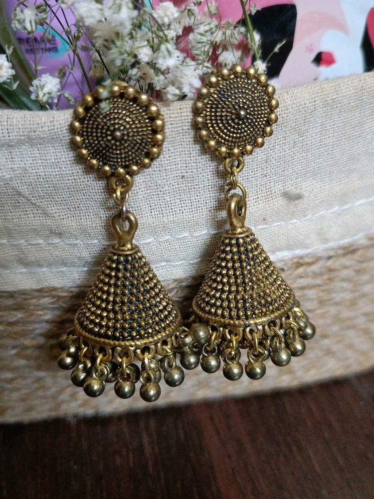 Golden Light Weight Jhumka