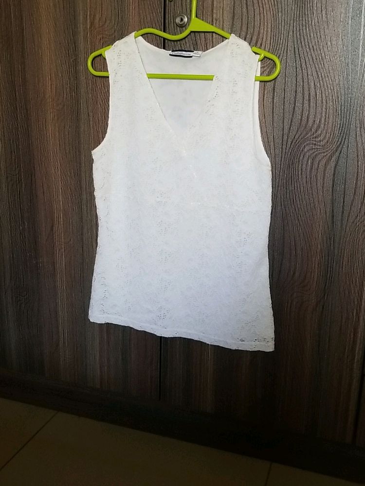 Imported V Neck  Sleeveless  Top