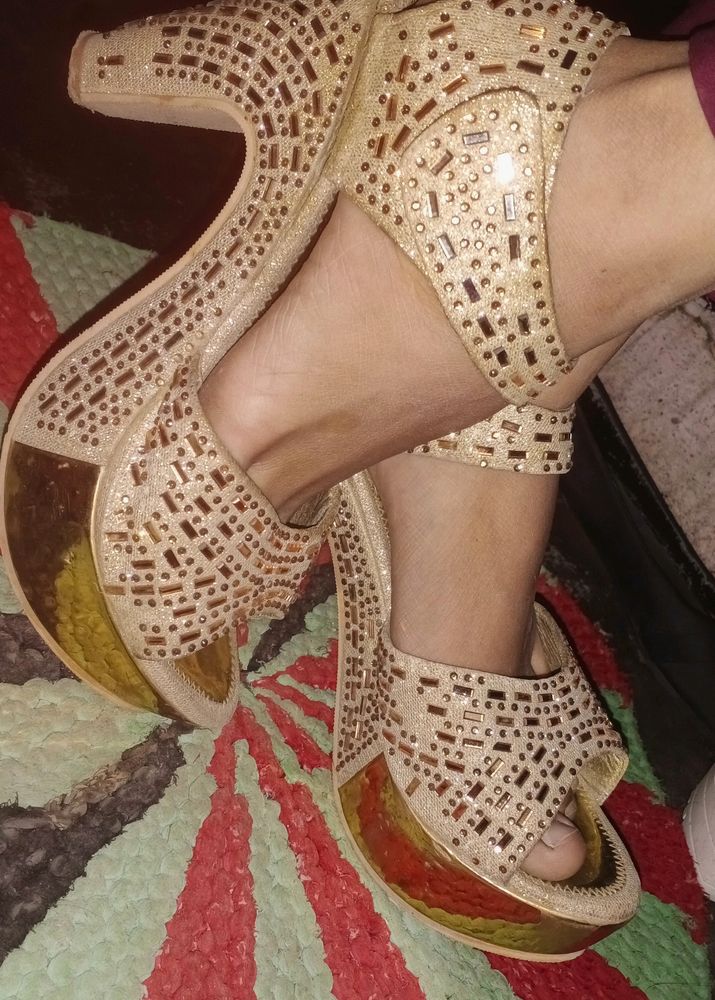 Golden Daimond Heel